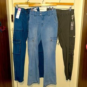 NWT 3 FOR 1 WOMENS CARGO FLIP JEANS💥BUY ALL 3 FOR 1 LOW PRICE)💥 GREAT PRICE!!!